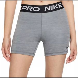 Nike Women's Pro 365 5” Shorts